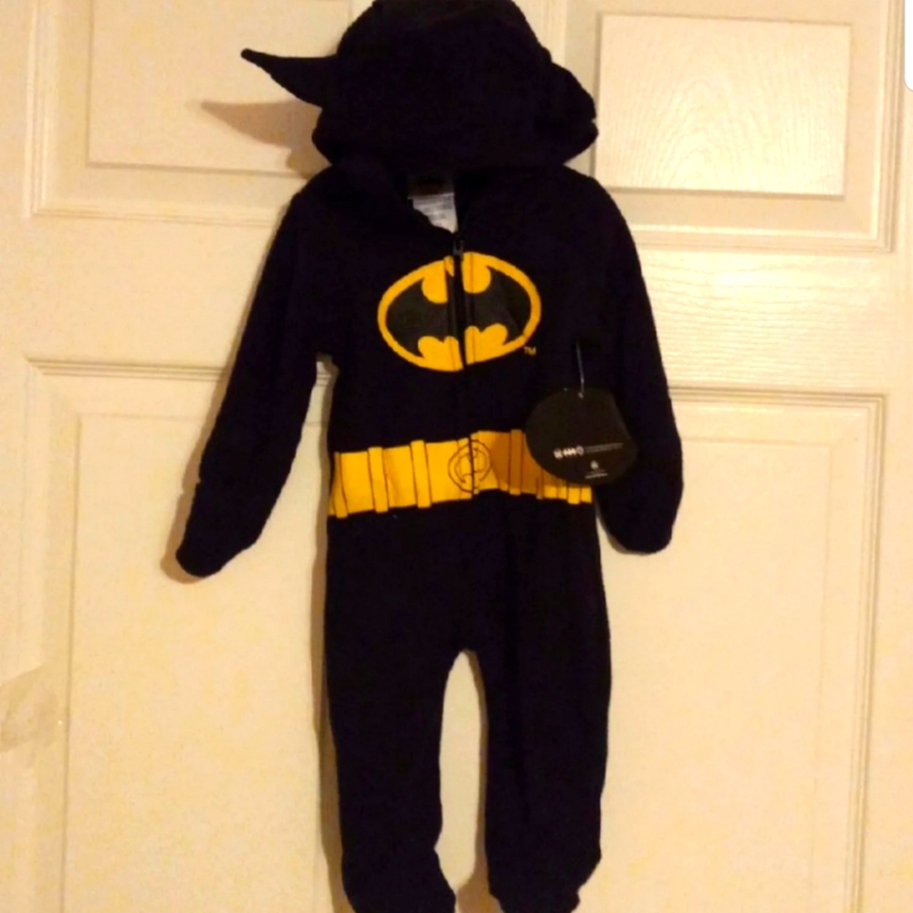 Batman Footed Pajama Sleeper Costume Size 3/6 months NWT